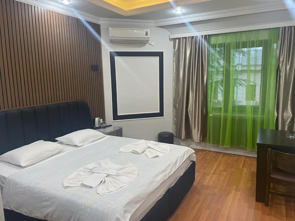 Metrepol Hotel Batumi Exterior photo